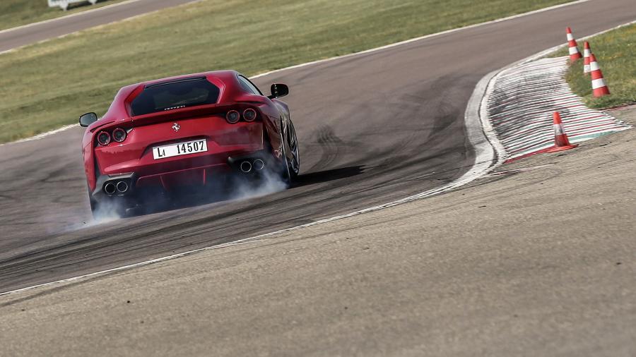  Ferrari 812 Superfast 2017 года  (фото 44 из 91)
